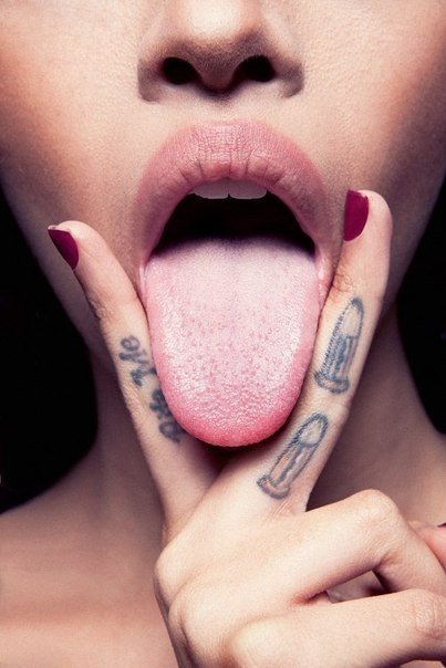 Schmackhaft schlank Casey dürstet nach guten und wilden lesbian sex Schmackhaft schlank Casey dürstet nach guten und wilden lesbian sex
