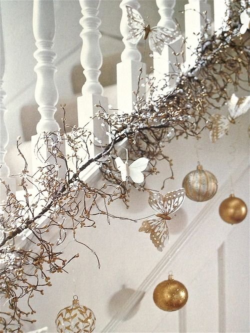 35 Beautiful Gold And White Christmas Décor Ideas Gold And White Christmas Décor Ideas 1