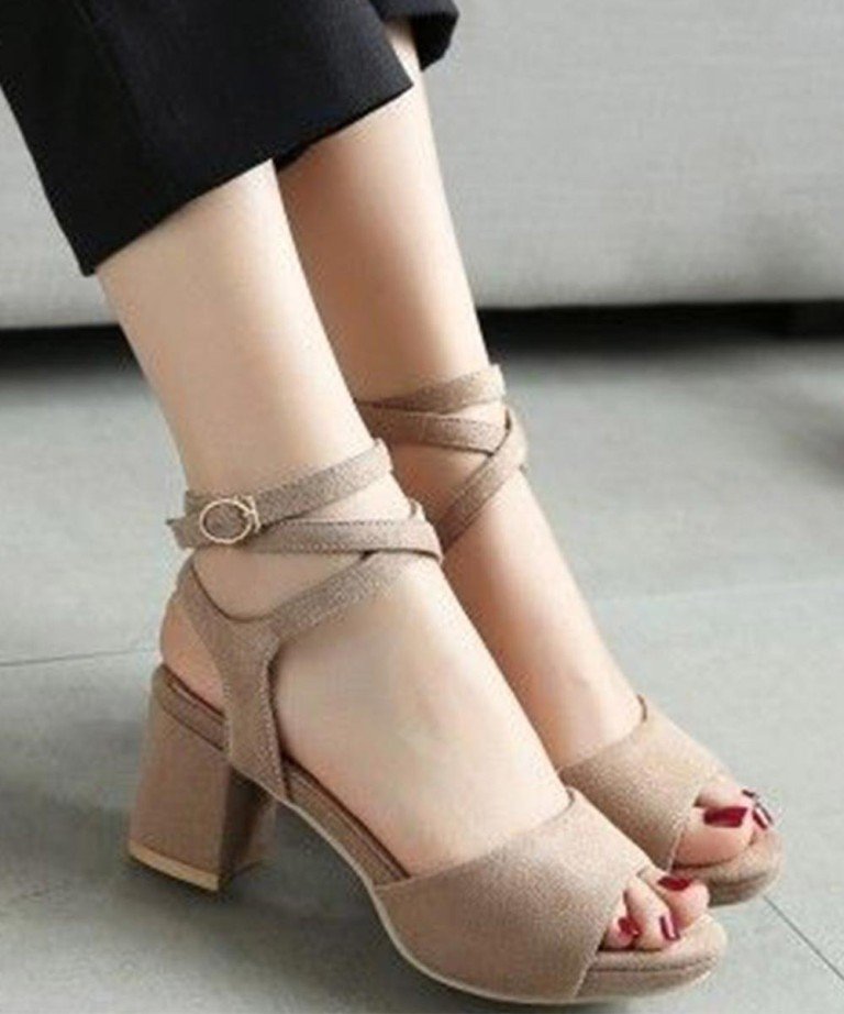 Classy Footwear for Day and Night Available Ideas