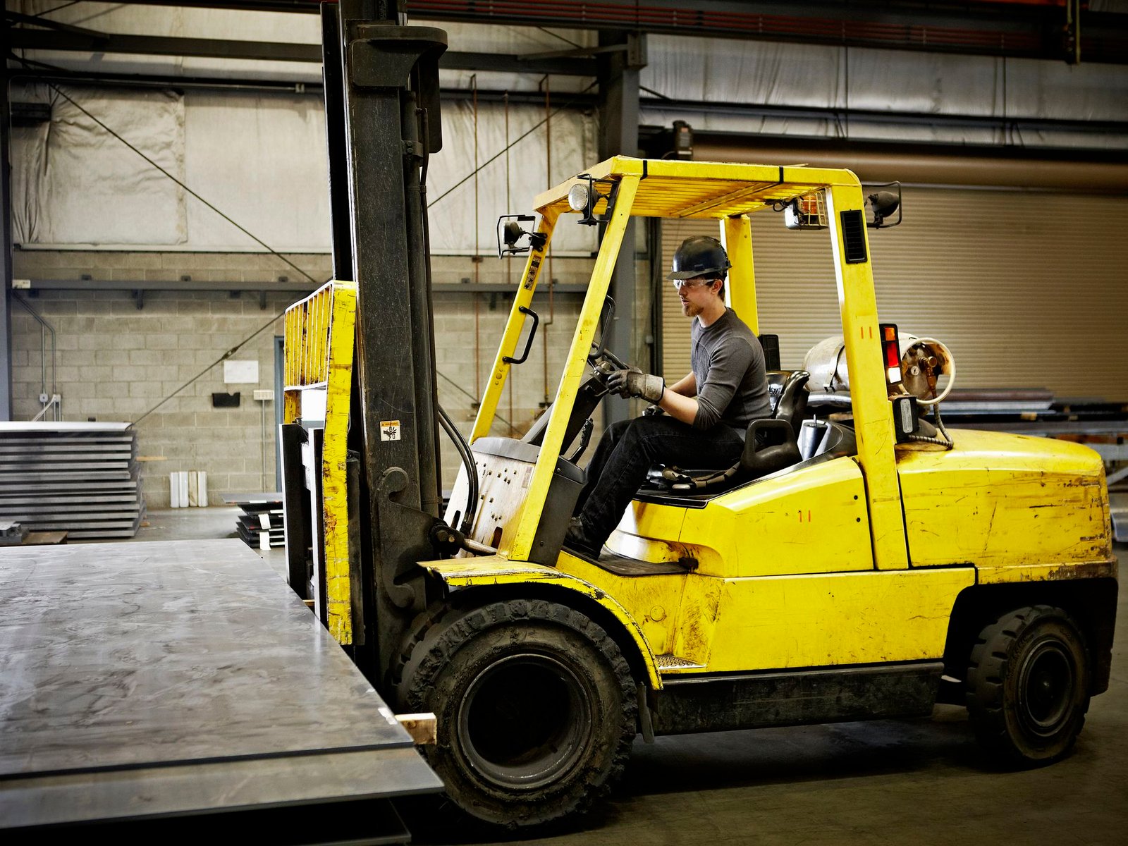 8 Guides for Choosing Industrial Lift Trucks Available Ideas