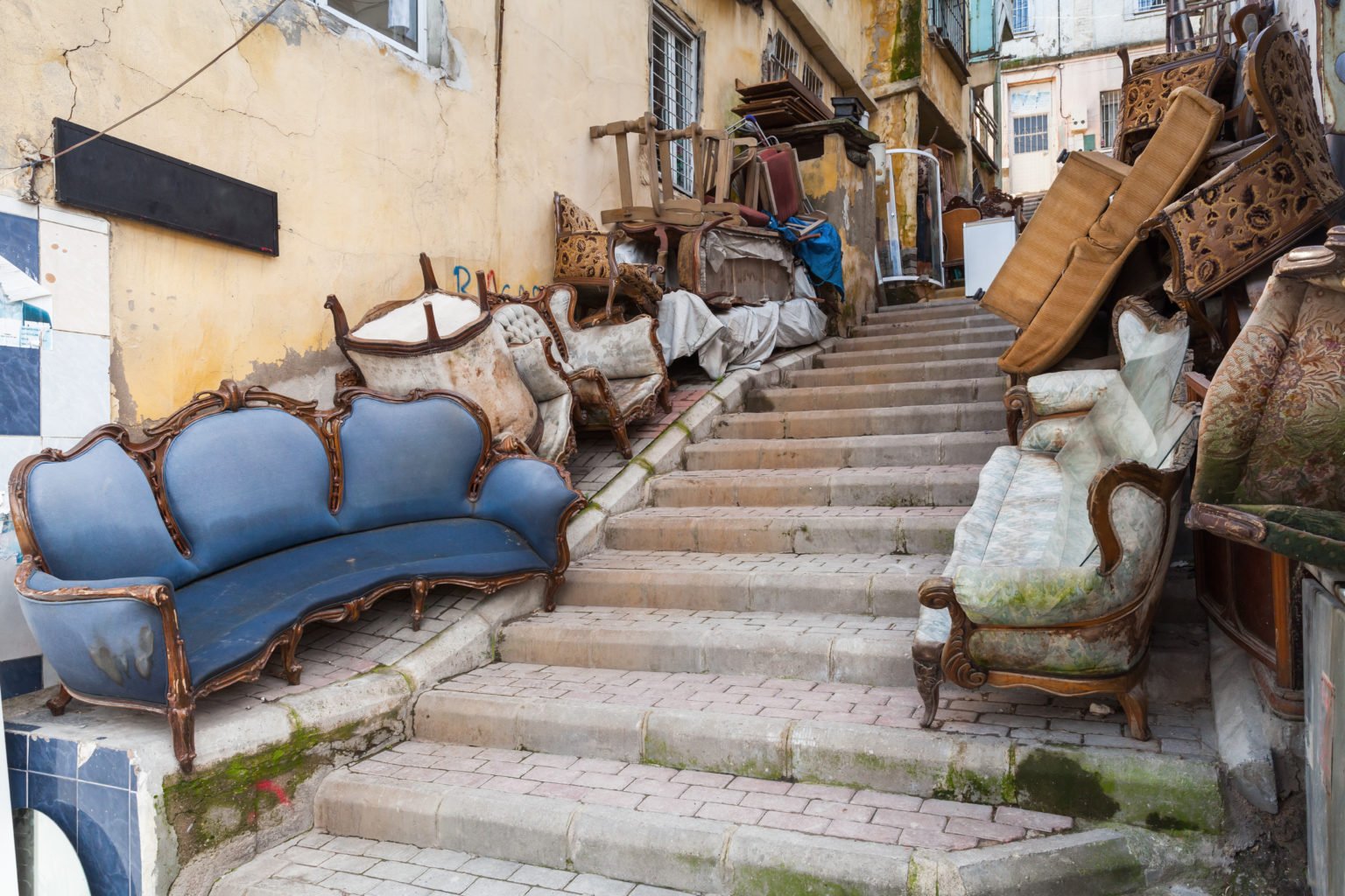4 Savvy Ways To Get Rid Of Old And Unwanted Furniture Available Ideas